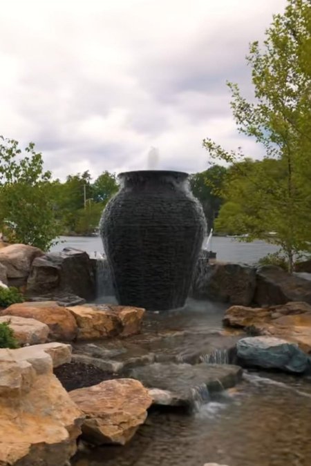 💧 نافورة جرة حجرية ضخمة بتصميم انسيابي